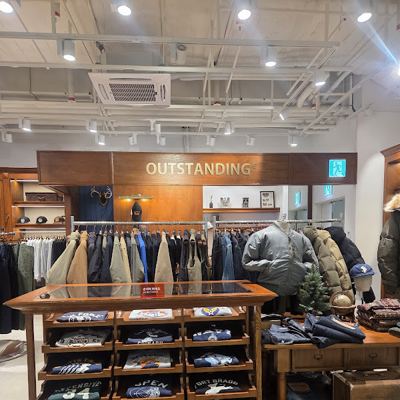 아웃스탠딩 스타필드 수원점